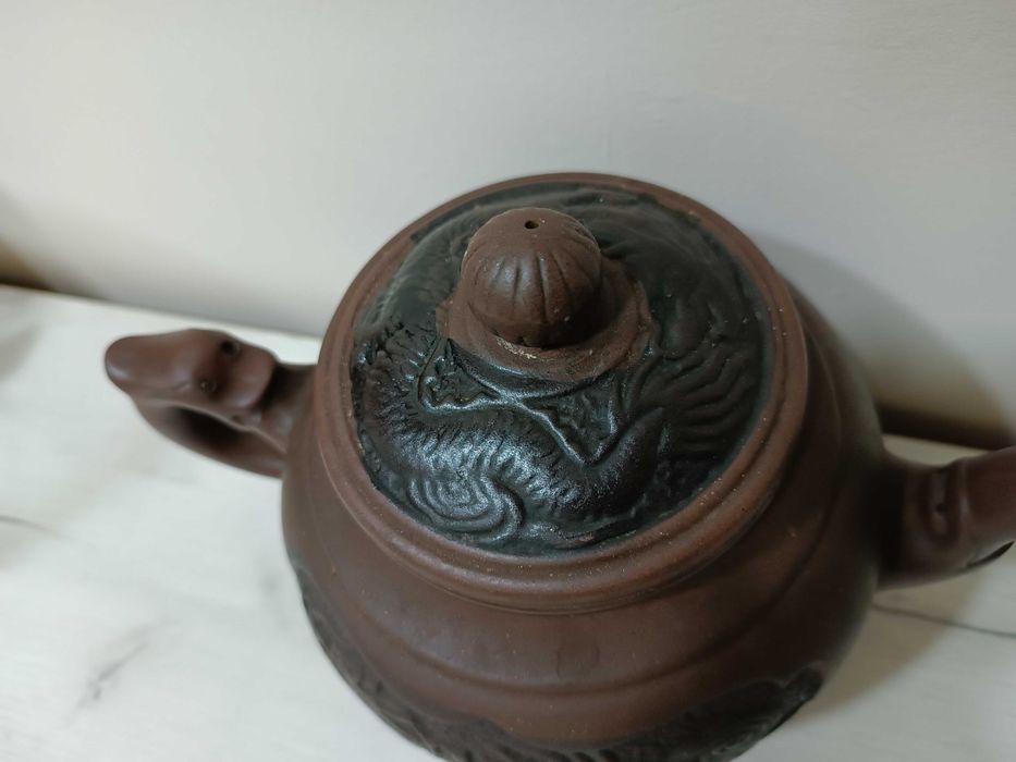 Антикварный чайник из исинской глины. Старый Китай.