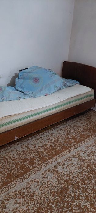 Продаётся диван б/у для 1-го человека.