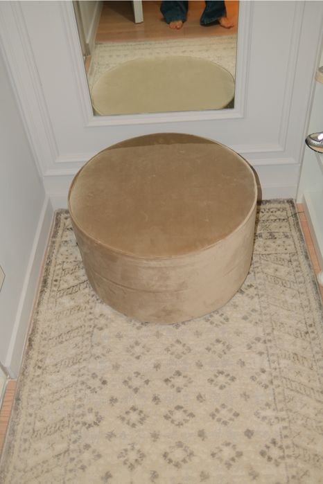 Taburet rotund din catifea – Sara Woood