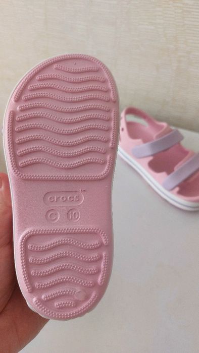 Продам сандалики Crocs для девочек