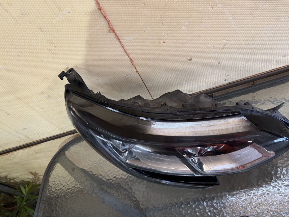 Far dreapta renault megane 4