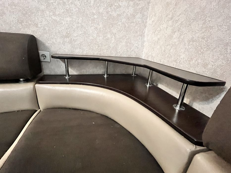 Уголовой диван и кресло