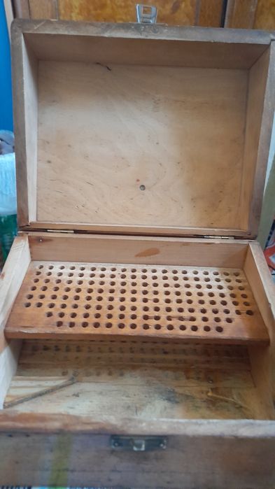 Vintil darveni kutii.