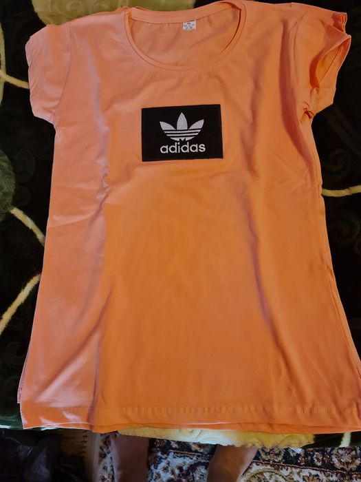 Tricouri dama de vanzare