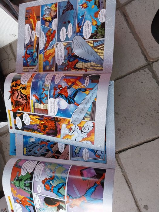 Продам комиксы человек паук