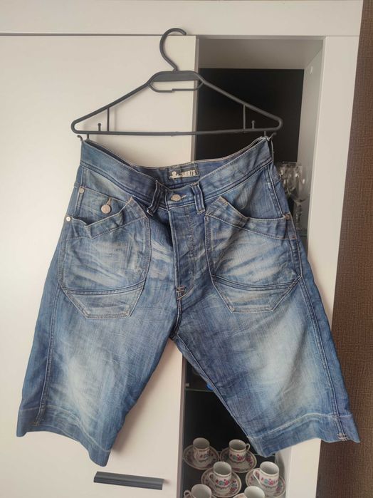 Къси мъжки дънки