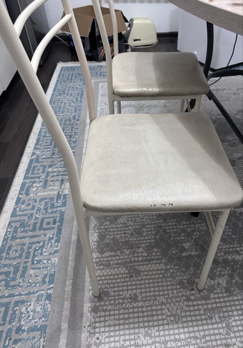 Стулья продаются …