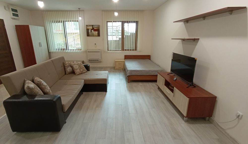 Дава се под наем Едностаен апартамент в Велико Търново, Бузлуджа - 49 кв.м за 255 € - Снимка #1