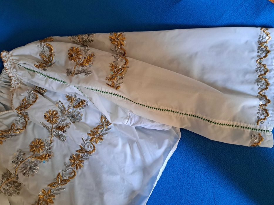 Ie traditionala populara veche Oltenia,cusuta manual ,mai multe modele