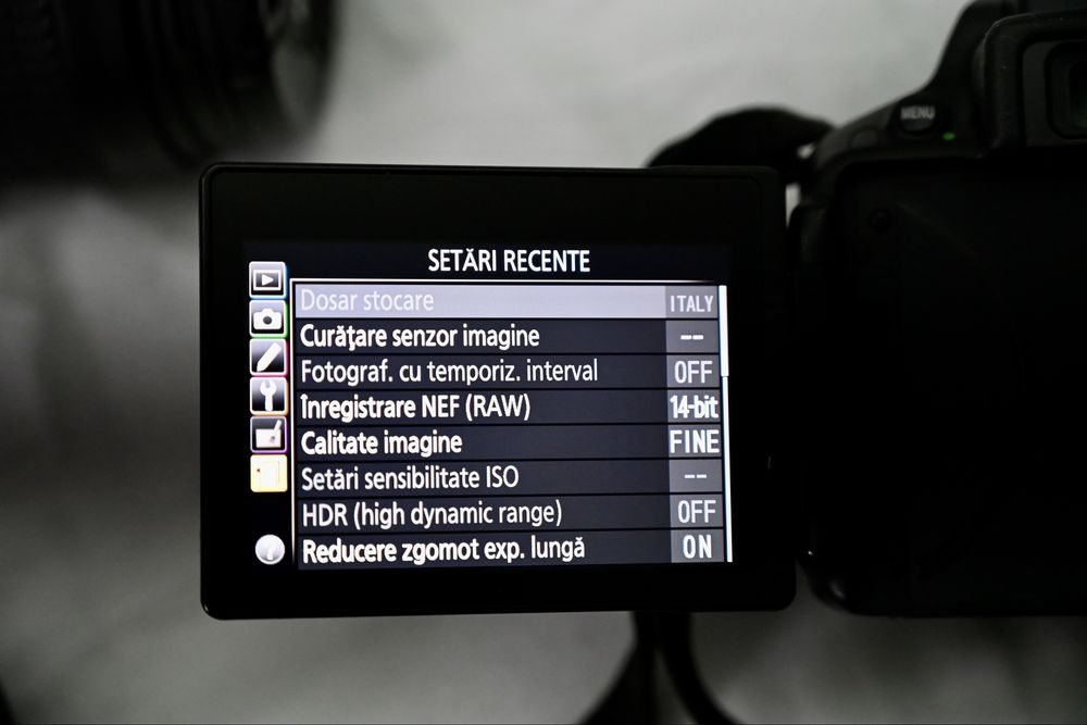 Nikon D5300 + 3 obiective (18-55, 18-200 VRII, 70-300 VRII) Impecabil