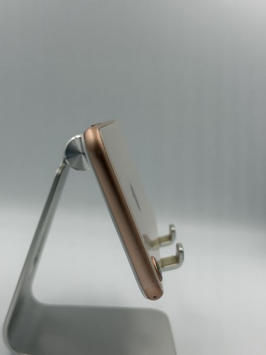 iPhone 8 gold 64 gb