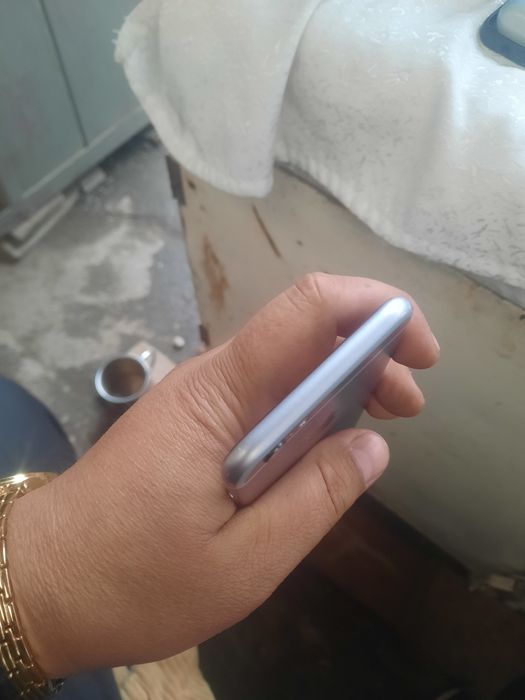 Продам Айфон 6с 16гб