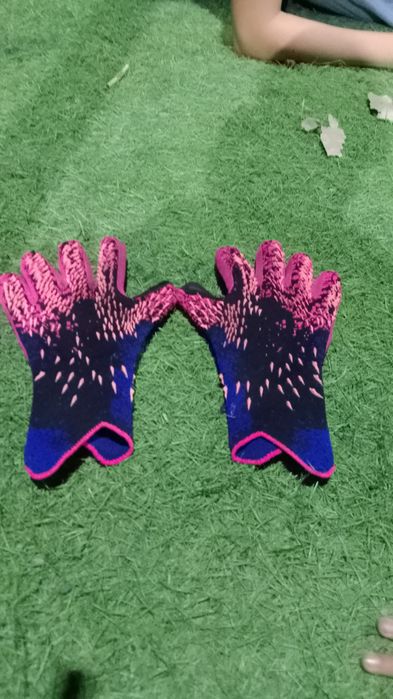 Вратарские перчатки Б/У ТОРГ ИМЕЕТСЯ