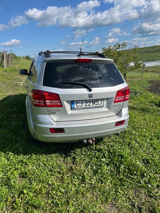 Vând Dodge Journey