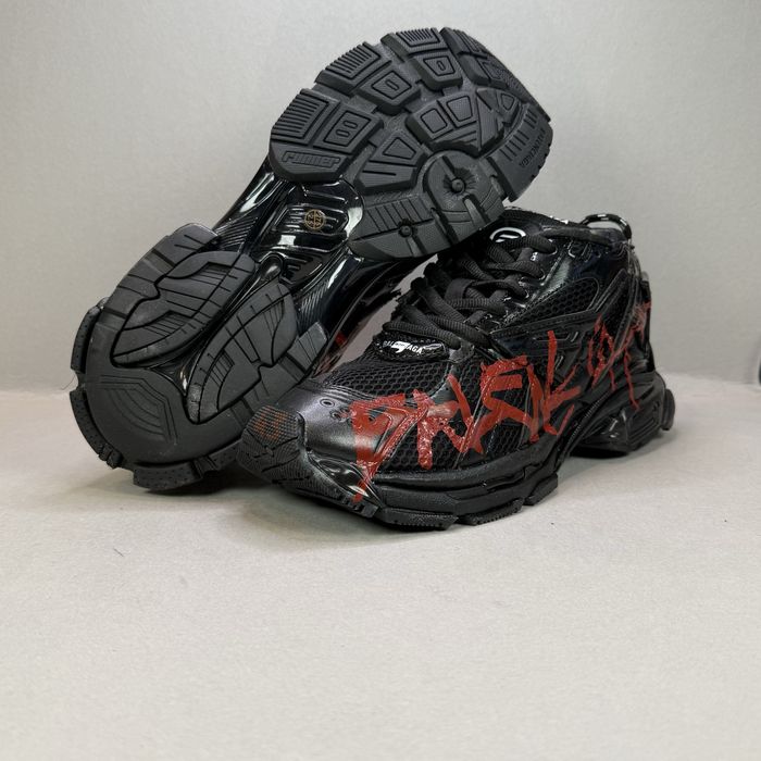 Balenciaga Runner "Graffiti Black Red"! НОВИ!