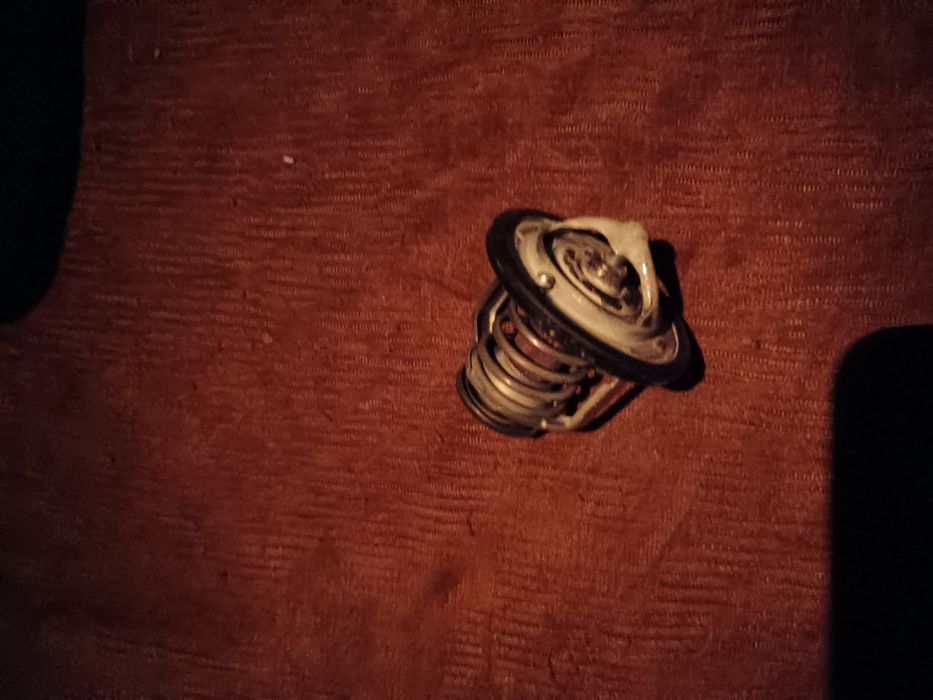 Продам запчасти на Тойота каролла