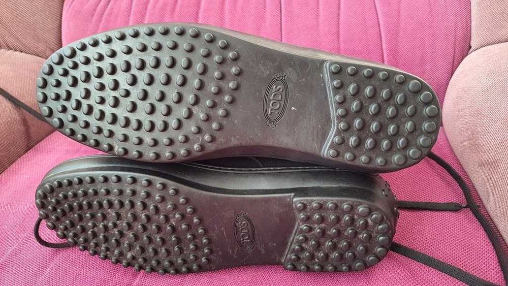 Ghete trendy full piele de la TOD'S marimea 40-40,5 , zero km