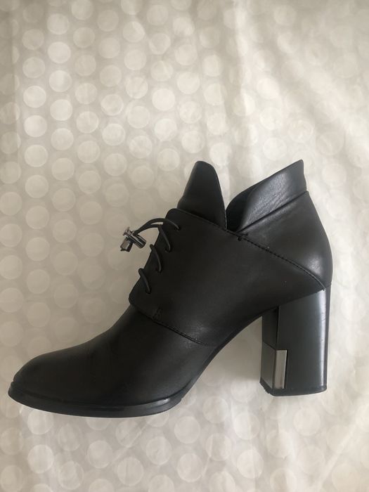 Кроссовки и ботильоны размер 36