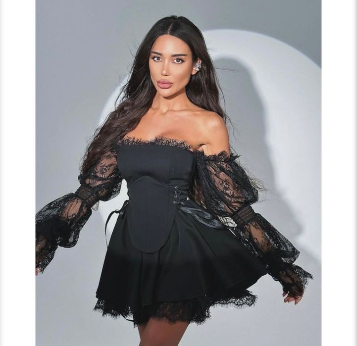 Черна дамска рокля