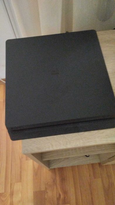 PS4 și jocuri pentru vanzare