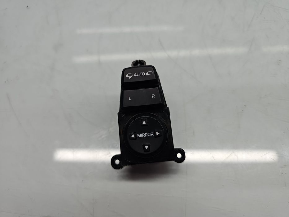 Buton reglaj oglinzi Hyundai Tucson (TL) [Fabr 2015-2020] 93573-D3100