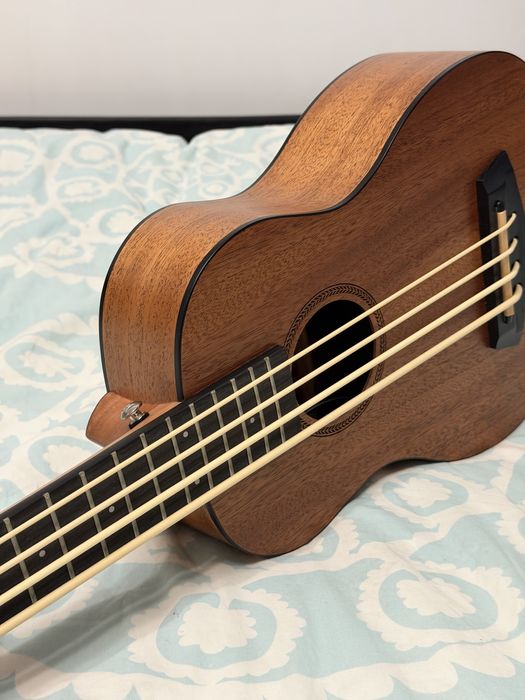 Cascha Bass Ukulele