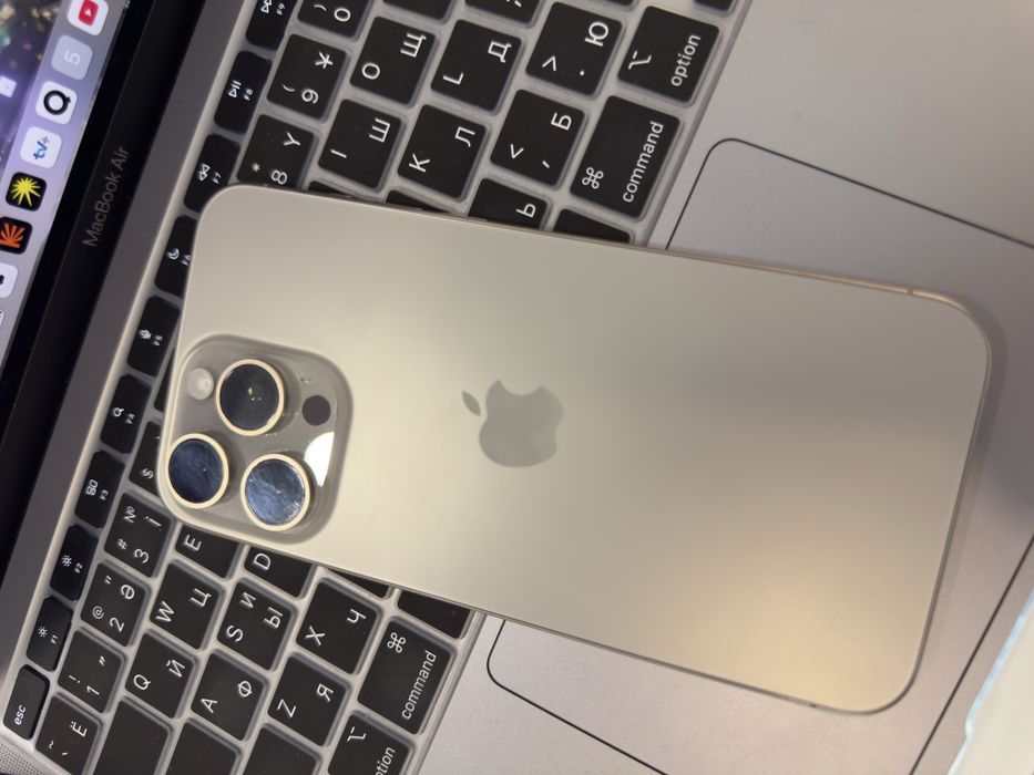 iPhone 15 pro Max 256 Titan