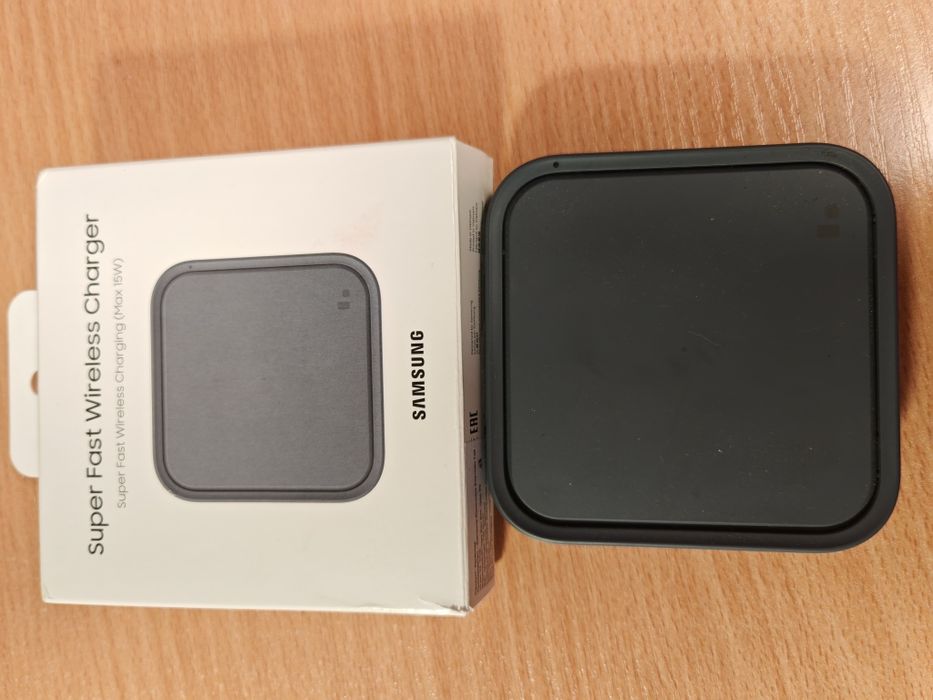 Безжично зарядно за. Samsung