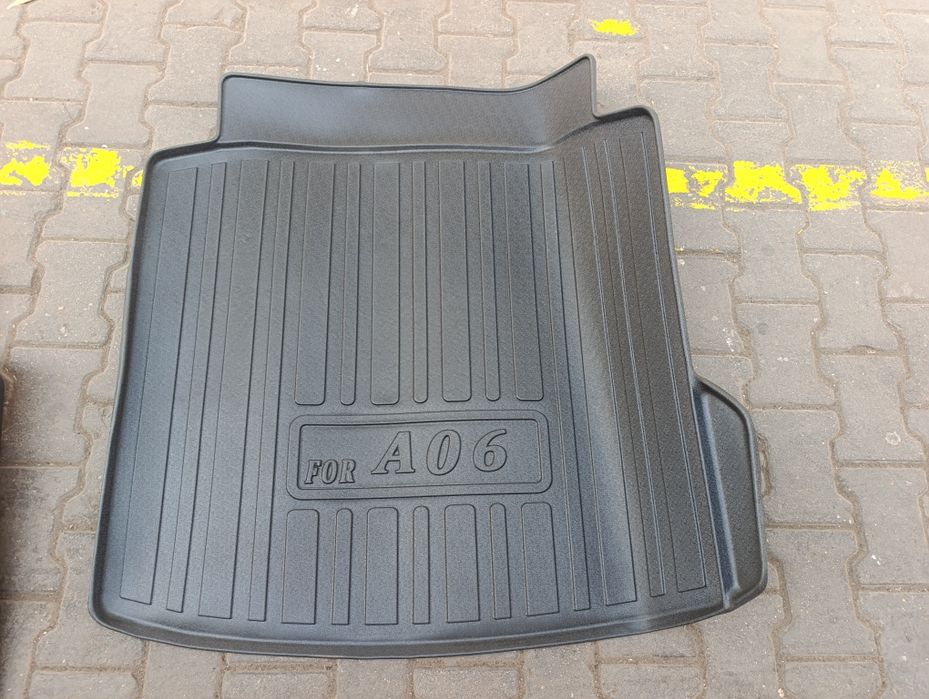 changan UNI-V UNI-V IDD полик в багажник