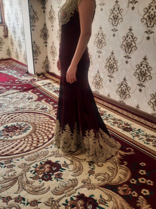 Вечернее платья очень красивая