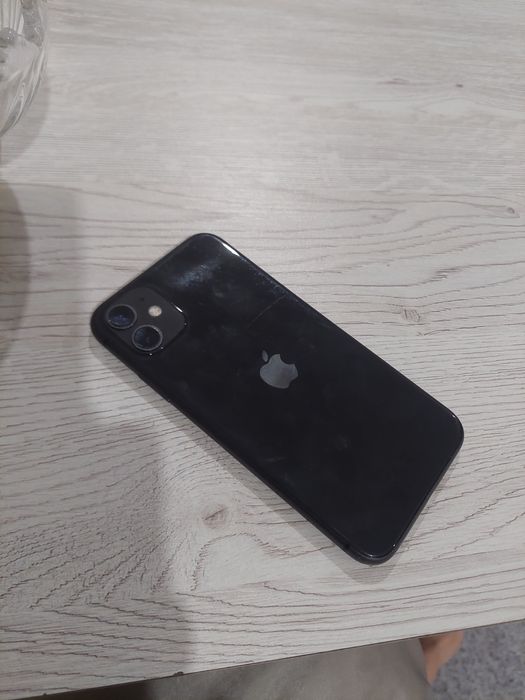 Продам айфон 11 64 г