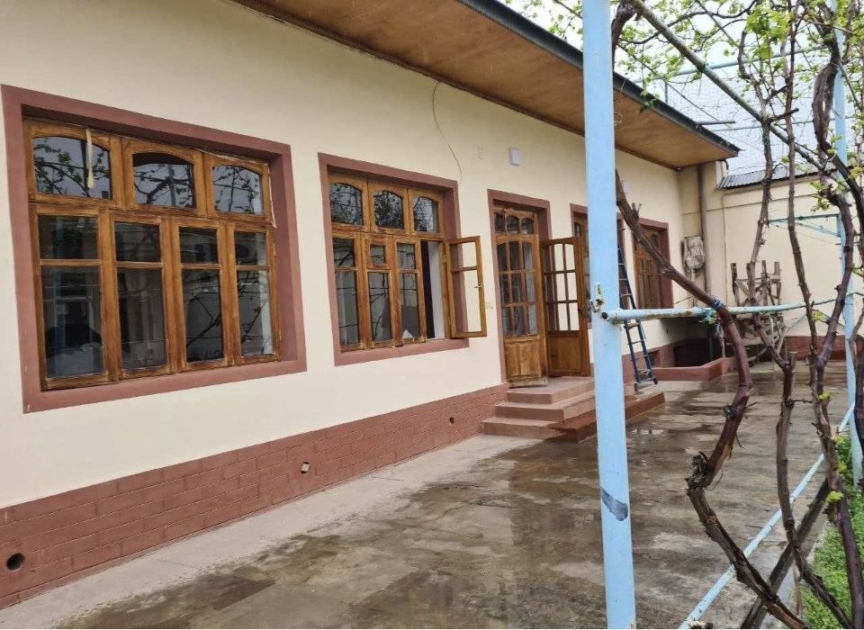 O‘rikzorda zo‘r uy-joy ijaraga beriladi. 3,5 sotix maydon. 3 xona