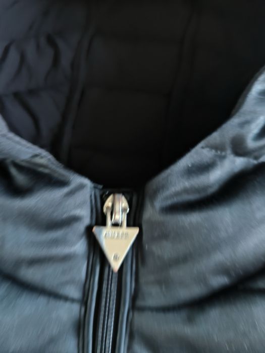 Уникално яке Guess