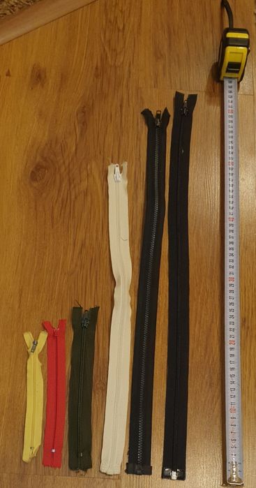 Разни платове,  парчета, ципове, копчета, дантела и недовършени карета