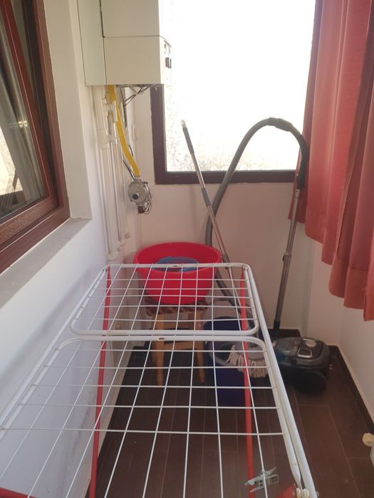 Închiriez apartament  2 camere.