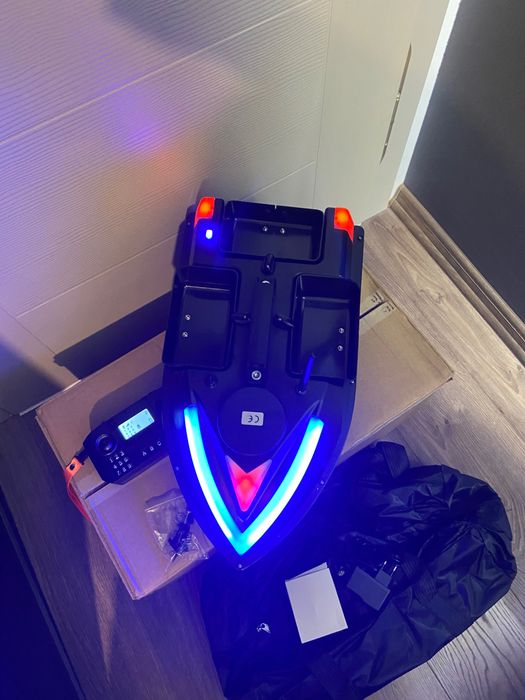 Лодка за захранка ZV06