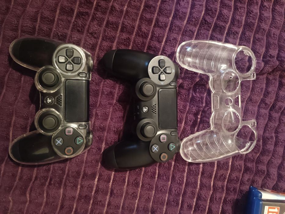 PS4 Slim купил месяц назад