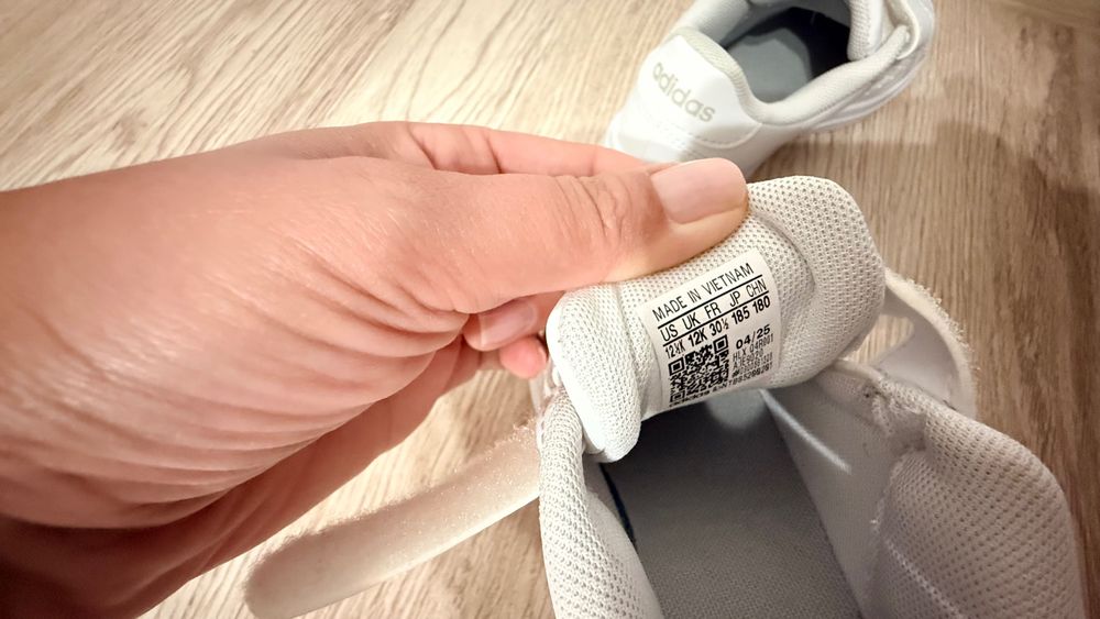 Adidasi adidas baieti marime 30.5