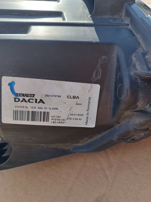 Far stânga dreapta Dacia Logan 3