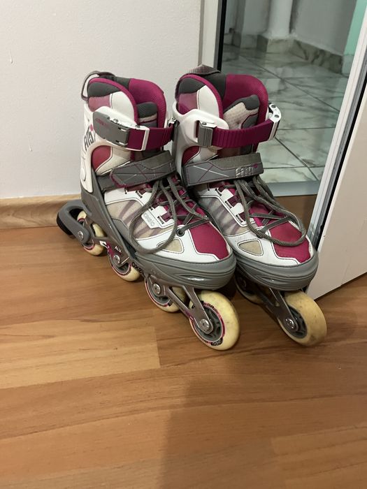 Role roz cu alb si gri