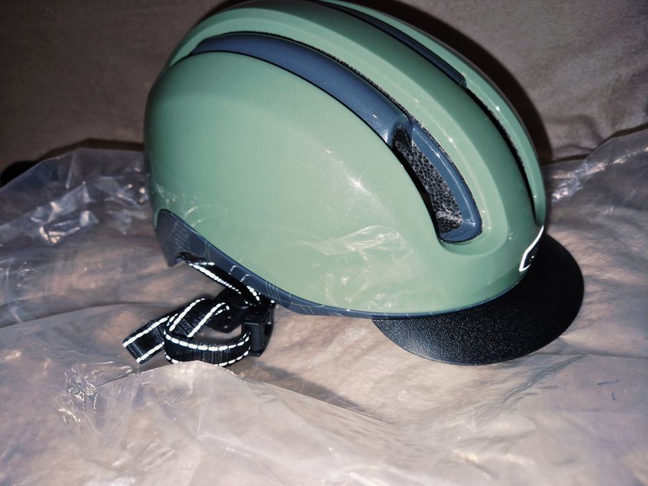 Cască bicicletă Nutcase nouă