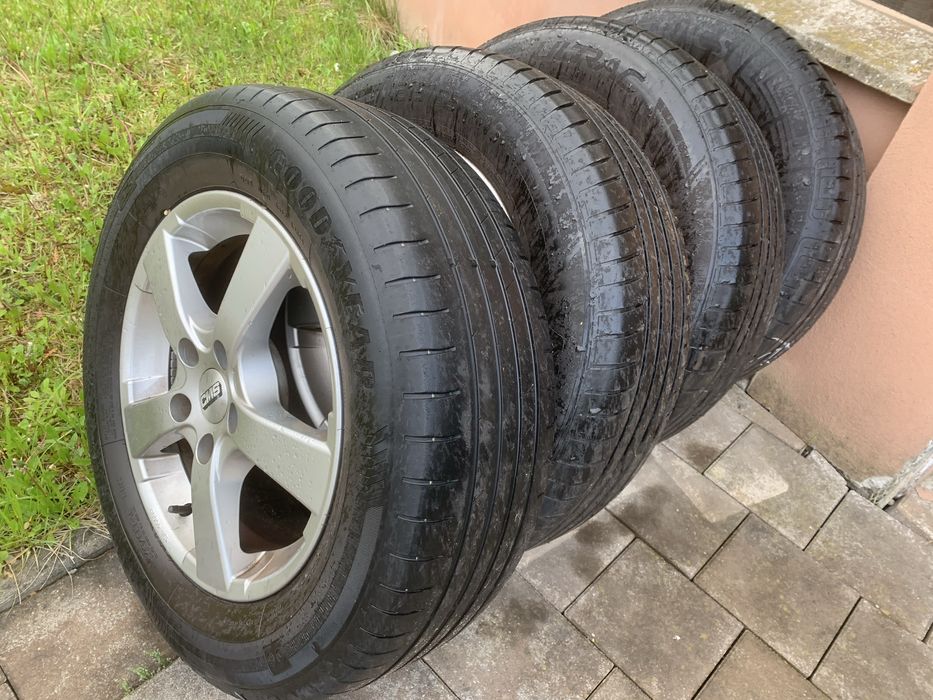Roti  215/65/16 Mitsubishi  Daihatsu  Nissan Hyundai Daihatsu Duster