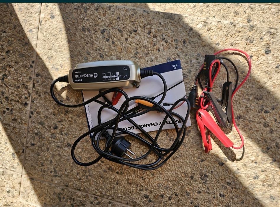 Incarcator Husqvarna 12V