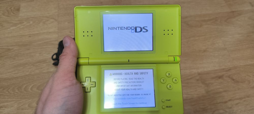 Nintendo ds lite verde deschis