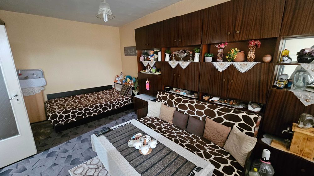 Продава се Двустаен апартамент в Разград, Орел - 62 кв.м за 559 €/кв.м - Снимка #3