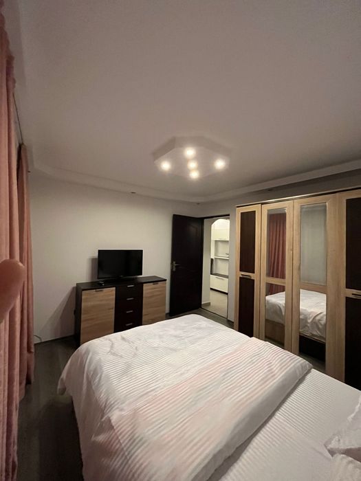 Inchiriez apartament in regim hotelier