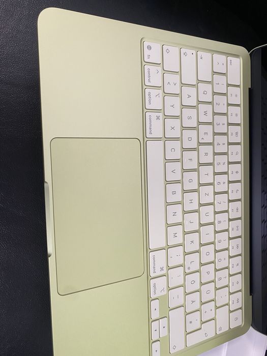 MacBook Neo 13-inch/ 256 Gb / Citrus / Cod produs: WR6C