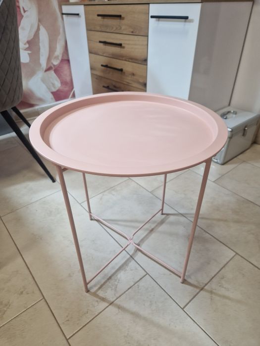 Помощна масичка в розово