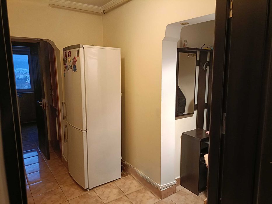 Inchiriez apartament 3 camere