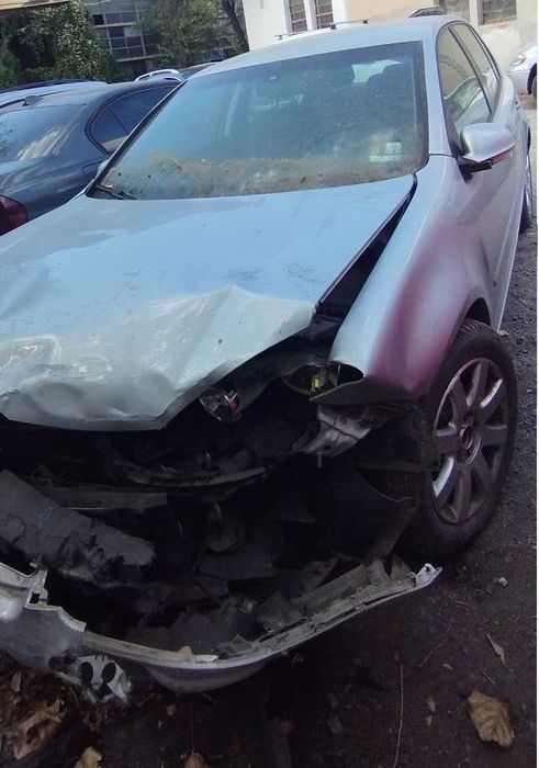 Volkswagen Golf V 1.6 FSI - На Части